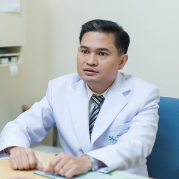 ผศ. นพ. ภิเษก บุญธรรม