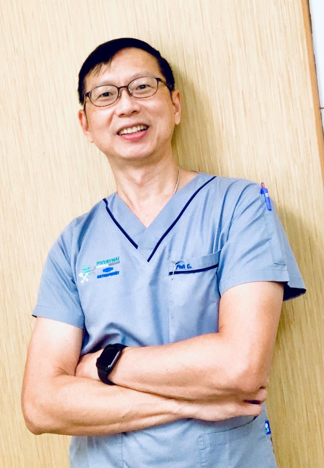 Dr. Phinit Chansiwong